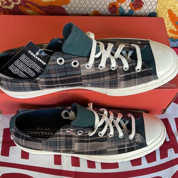 Converse 166852C
CHUCK 70 OX 
BLACK/FADED SPRUCE
Men’s sneakers - athletic shoes - Picture 3 of 16